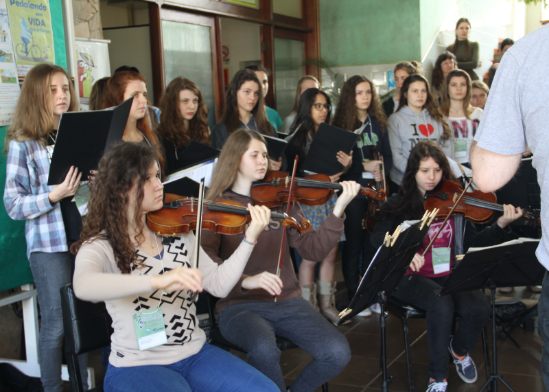 CORAL DE IVOTI SE APRESENTA NO PALÁCIO MUNICIPAL